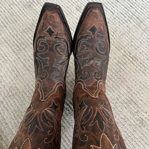 Variety of Brown’s Western Cowboy Boots with Scrolling and contrast stitching.